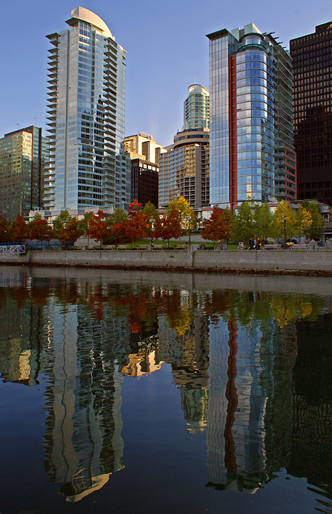 Fall on the seawall in Vancouver's Coal Harbour
