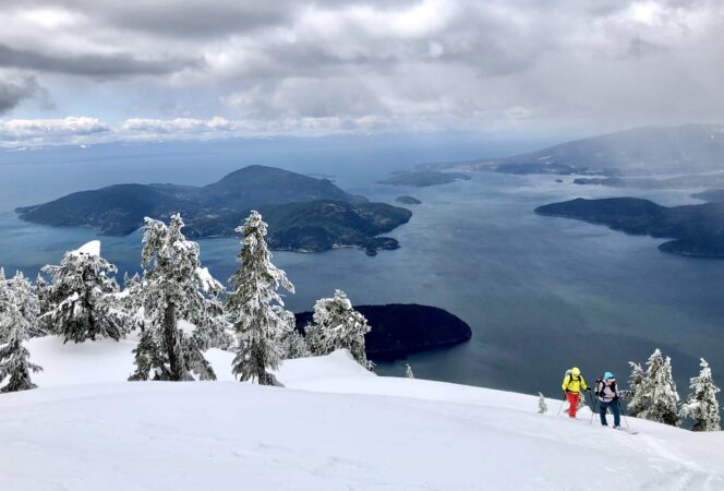 Mountain Mentors ski day on the Howe Sound Crest Trail. 
