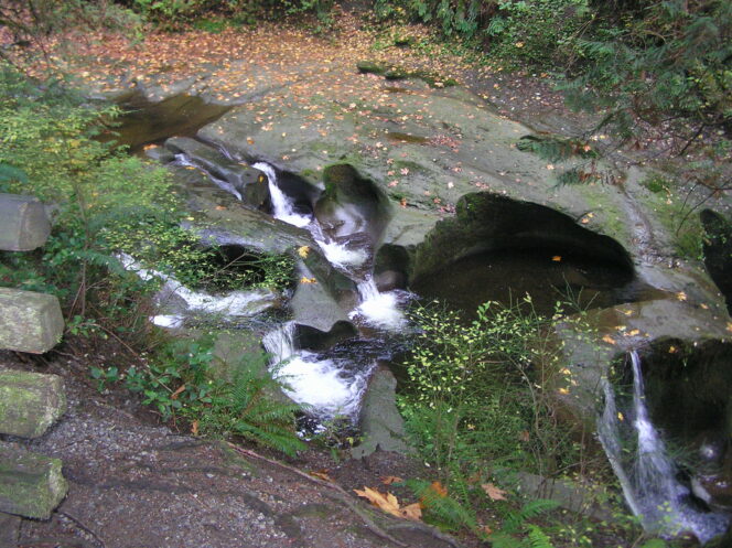 Cliff Falls at Kanaka Creek Regional Park